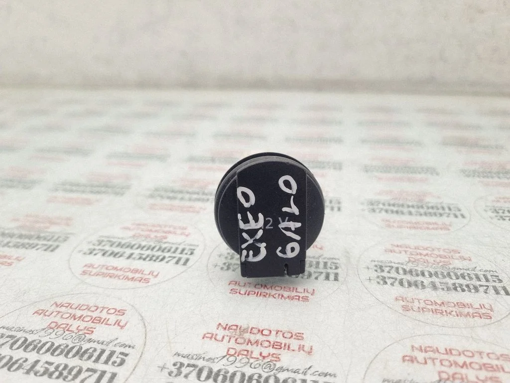 12 V pesa (taga) 8E0919309
