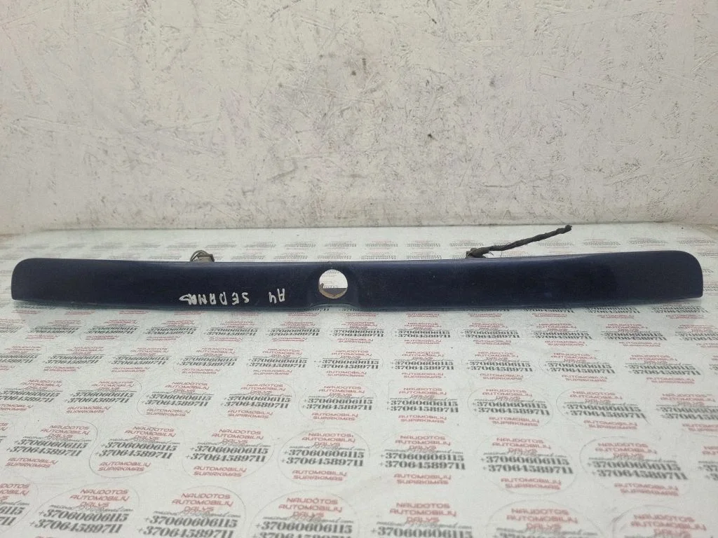 Tagaluugi numbrivalgustuse liist – Audi A4 S4 B5 8D (1994-1999)