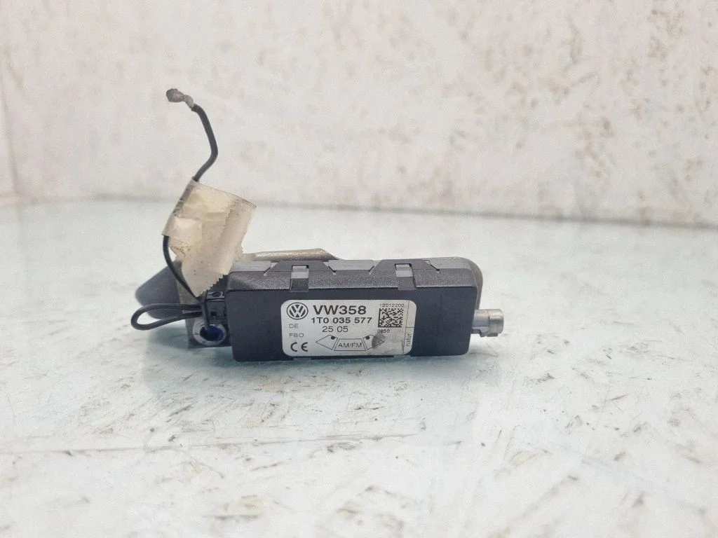 Antenna control unit – Volkswagen Touran I (2003-2010)