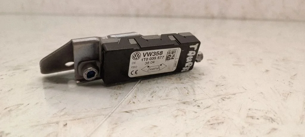 Antenna control unit – Volkswagen Touran I (2003-2010)