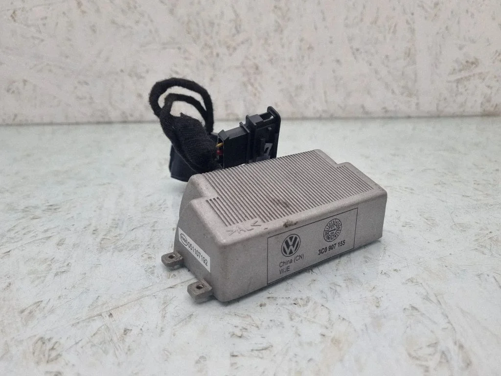 Voltage converter/converter module – Volkswagen Passat B6 (2005-2010)