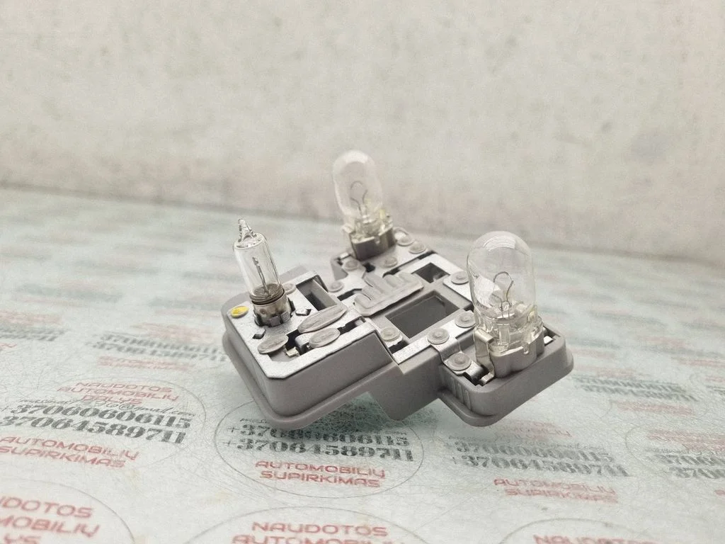 Tail light bulb cover holder – Audi A4 Allroad B8 (2008-2016)