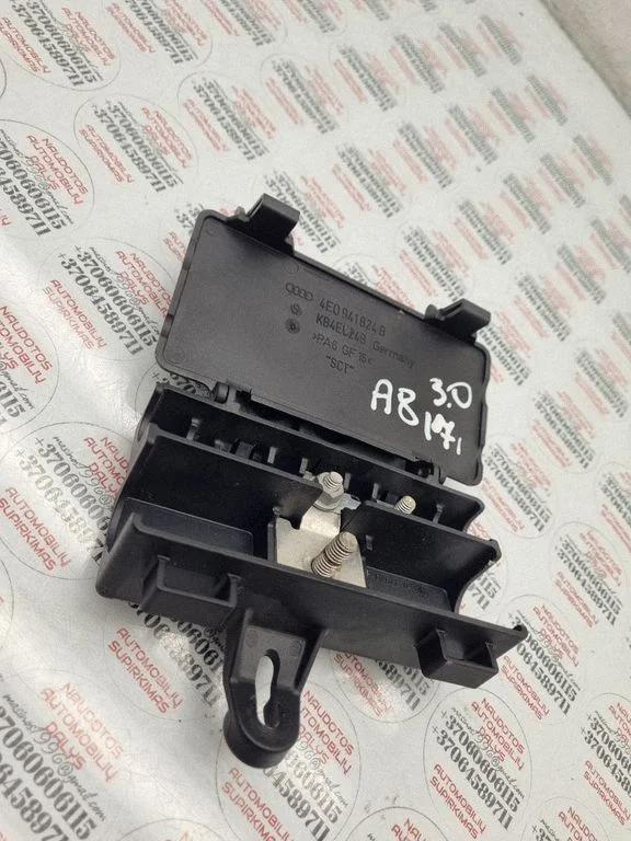 Battery relay fuse – Audi A8 S8 D3 4E (2002-2009)