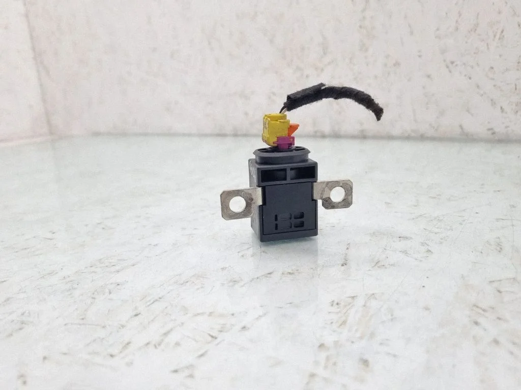 Battery relay fuse – Audi A6 Allroad C6 (2006-2011)