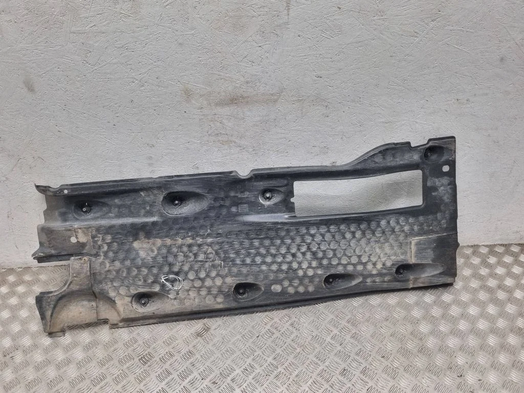 Külgmine põhjakaitse 3C0825202F