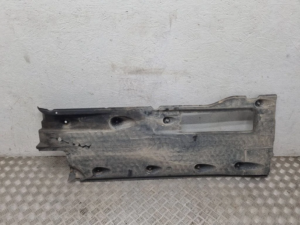 Külgmine põhjakaitse 3C0825212B