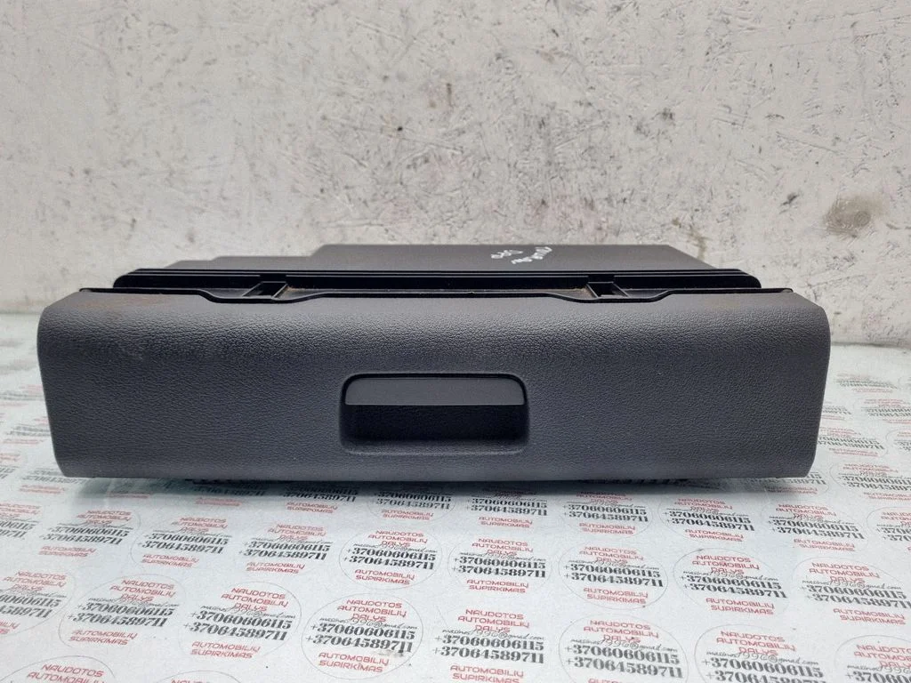 Front trunk storage compartment – Volkswagen Touran I (2003-2010)