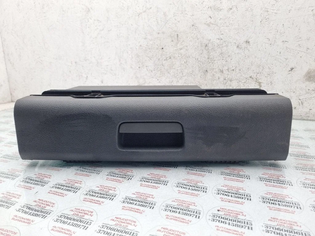 Front trunk storage compartment – Volkswagen Touran I (2003-2010)