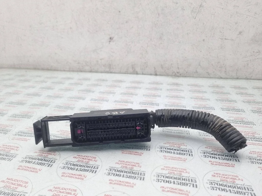 ABS module connector plug – Volkswagen Sharan (2001-2010)