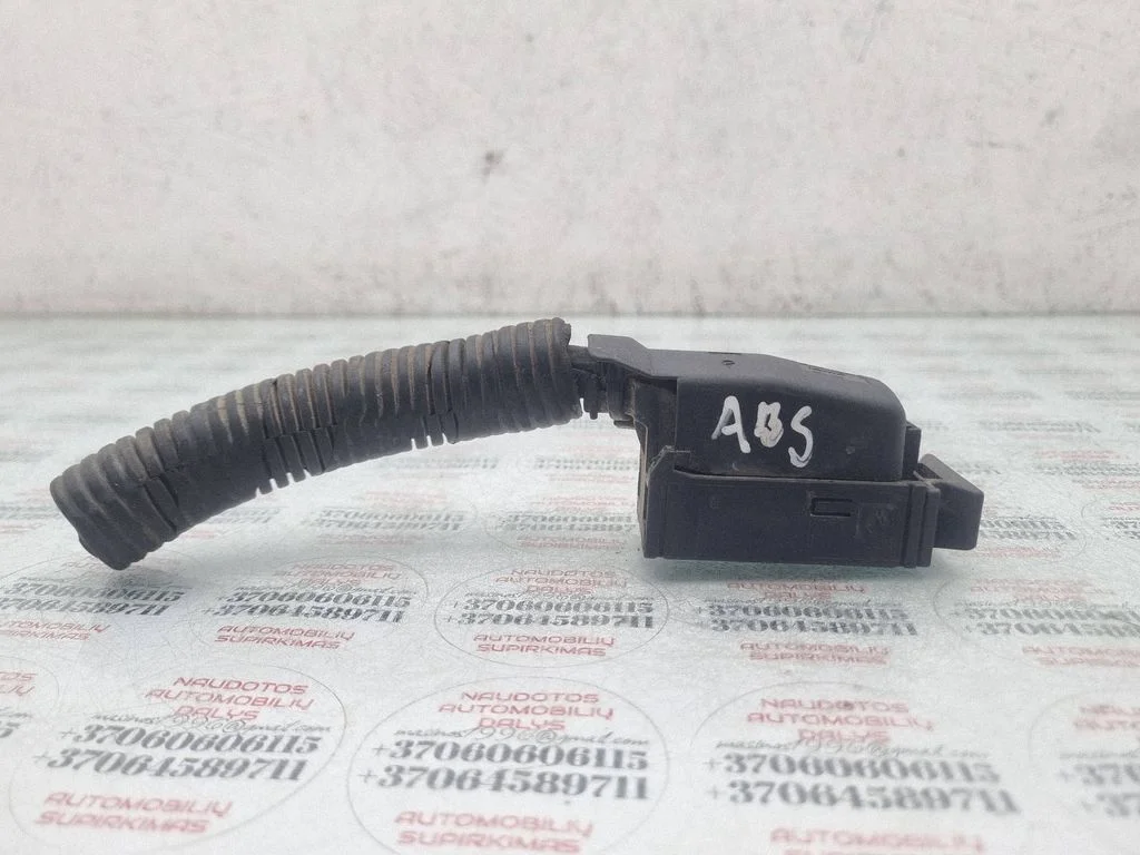 ABS module connector plug – Ford Galaxy (2000-2006)