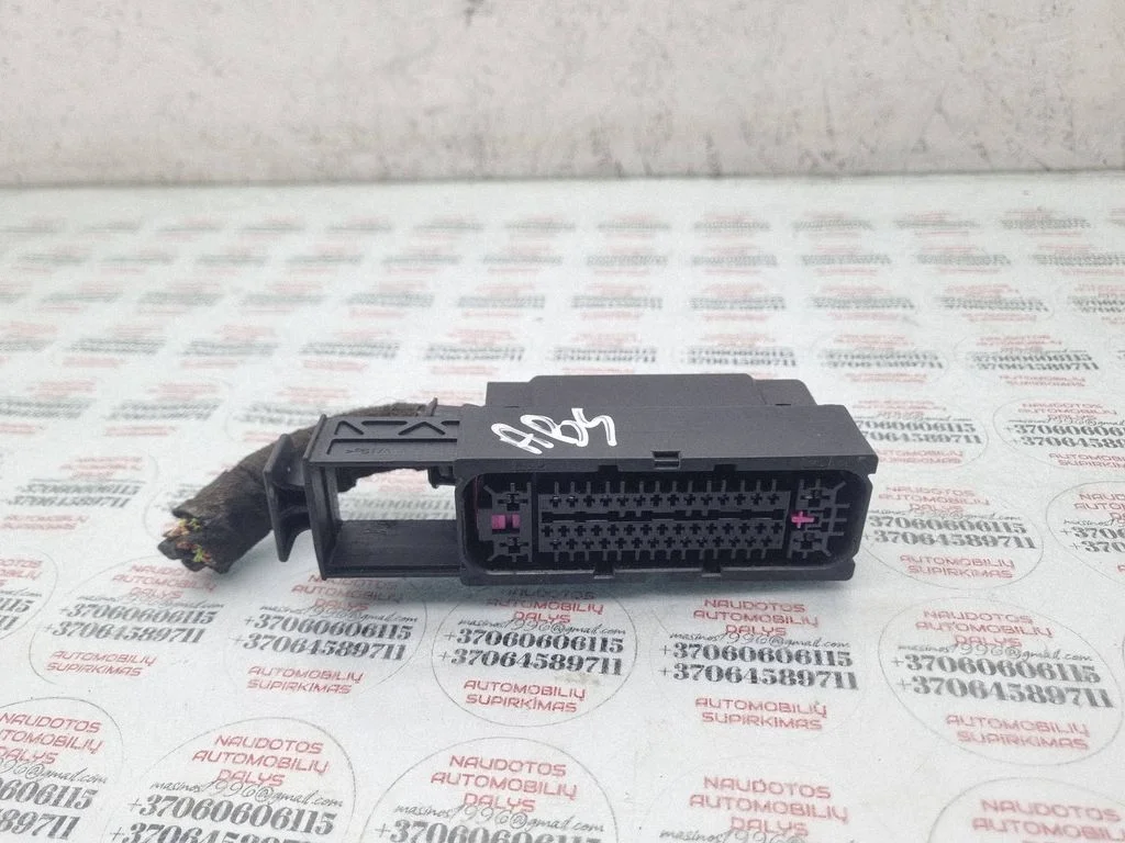 ABS module connector plug – Volkswagen Golf IV (1998-2005)