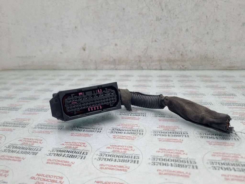 ABS module connector plug – Audi A6 Allroad C5 (1999-2005)