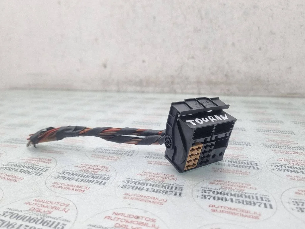 Sound system wiring loom – Volkswagen Touran I (2003-2010)