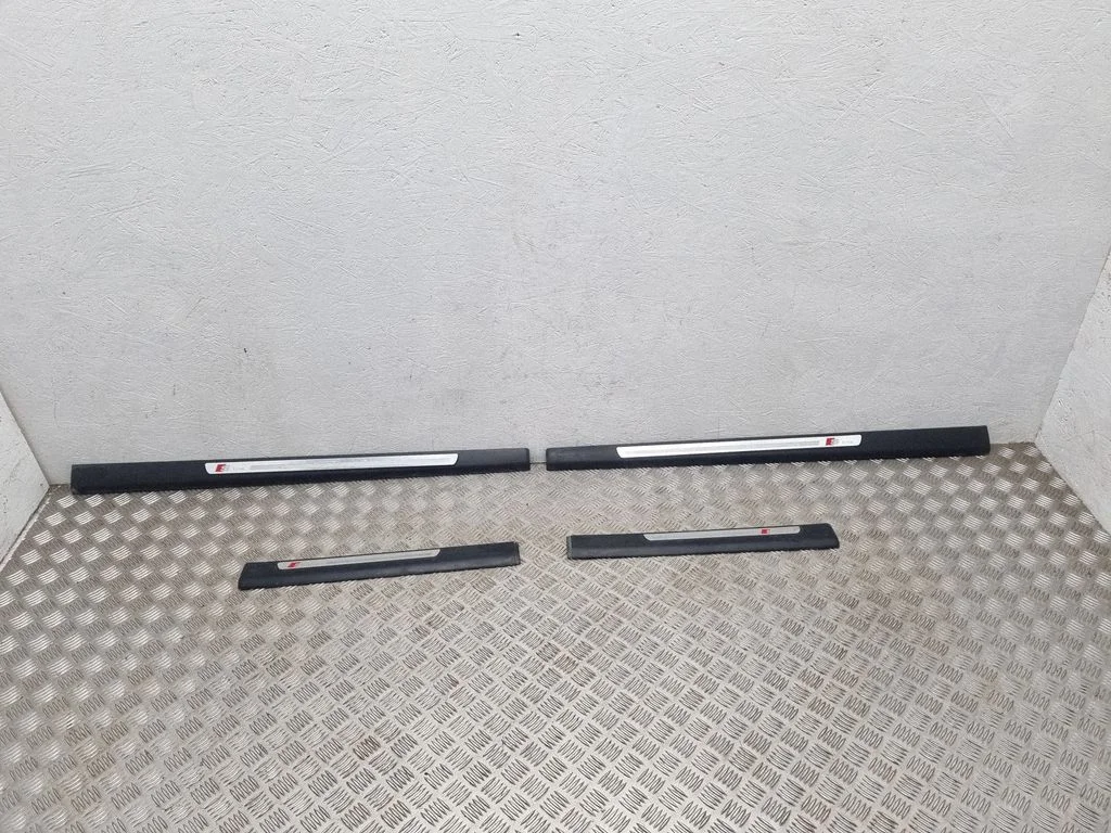 Listwy progowe wewnętrzne (komplet) – Audi A6 Allroad C6 (2006-2011)
