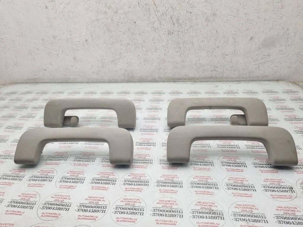 A set of handles for the ceiling – Audi A6 Allroad C6 (2006-2011)