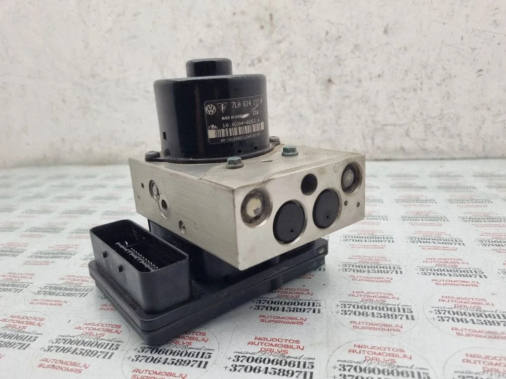 ABS block – Volkswagen Touareg I (2002-2010)
