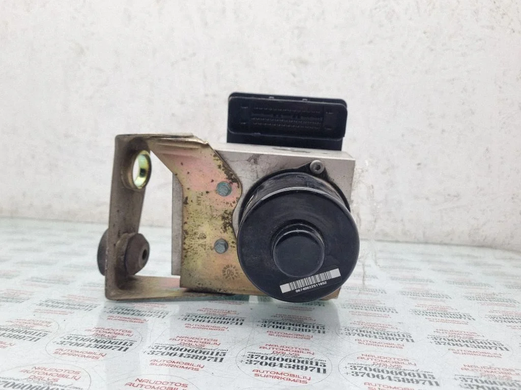 ABS block – Volkswagen Touareg I (2002-2010)