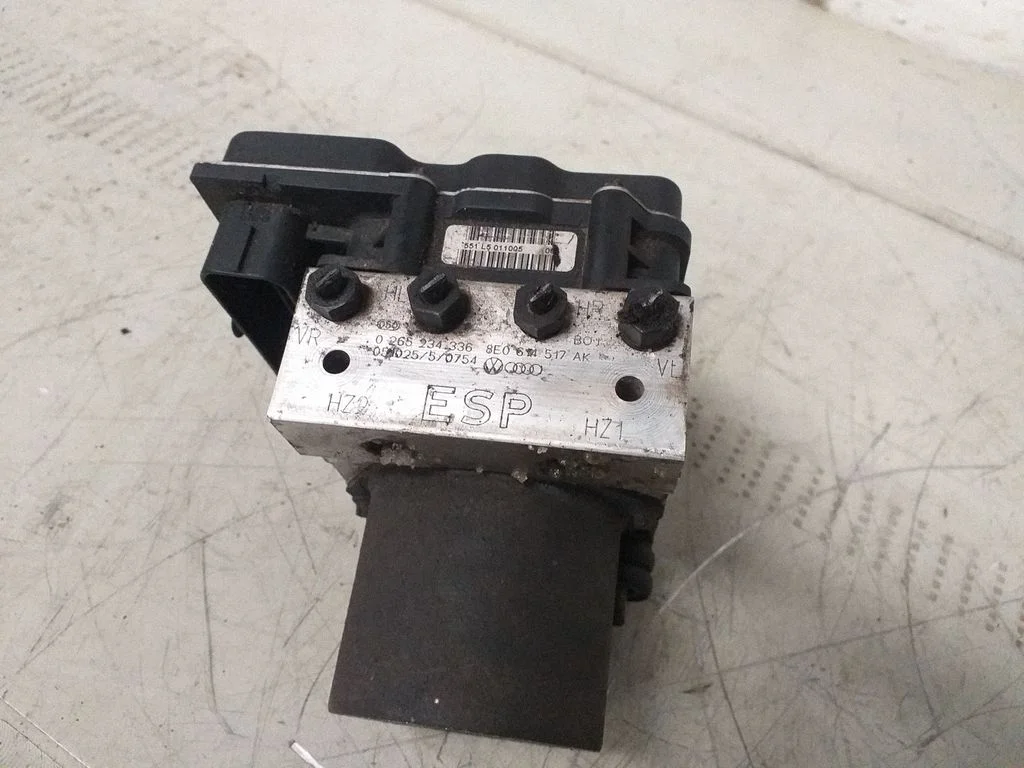 Pompa ABS 8E0910517D