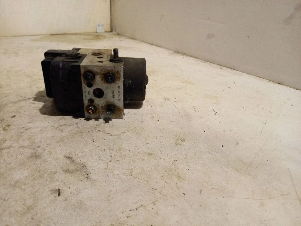ABS block 8E0614111