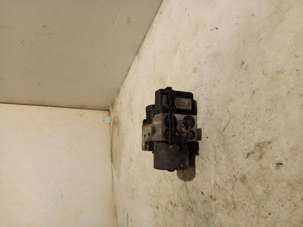 ABS block 8E0614111
