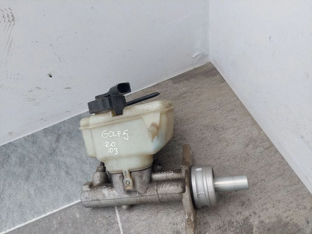 Master brake cylinder – Volkswagen Golf Plus (2005-2013)