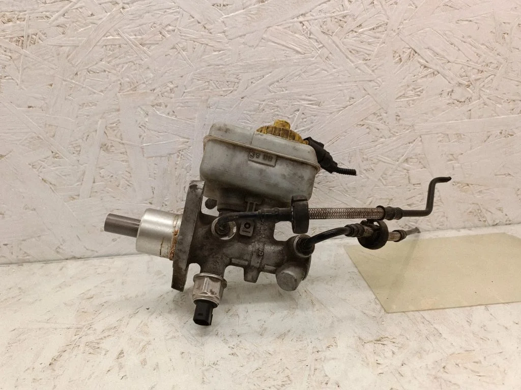 Master brake cylinder – Volkswagen Golf IV (1998-2005)