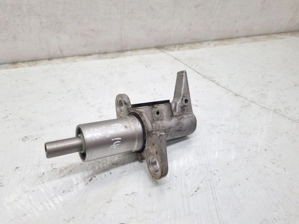 Master brake cylinder – Audi A4 Allroad B8 (2008-2016)