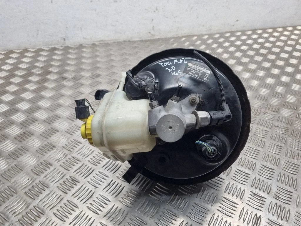 Brake booster 7L6612101