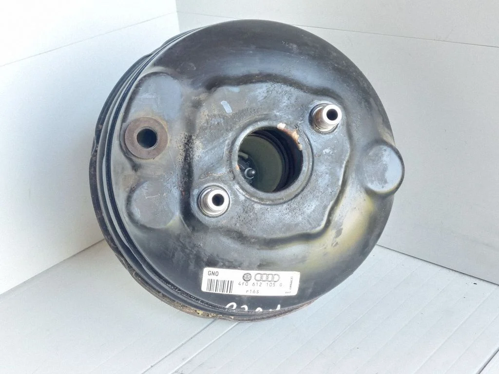 Brake booster 4F0612105G