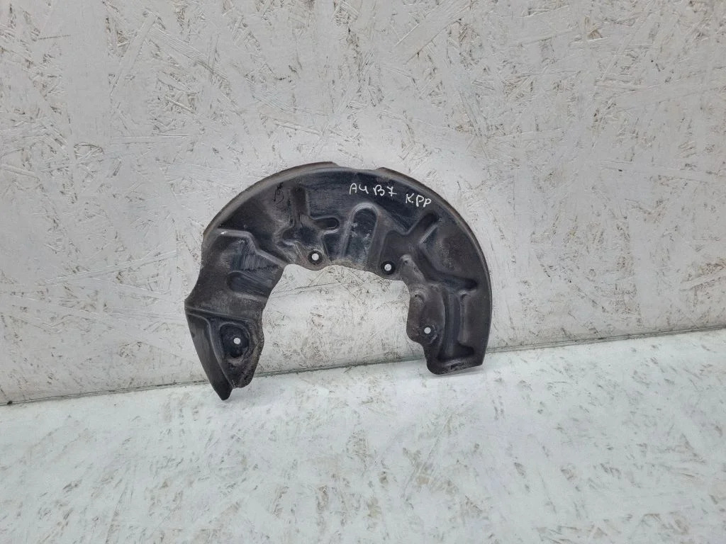 Front brake disc dust cover plate – front left