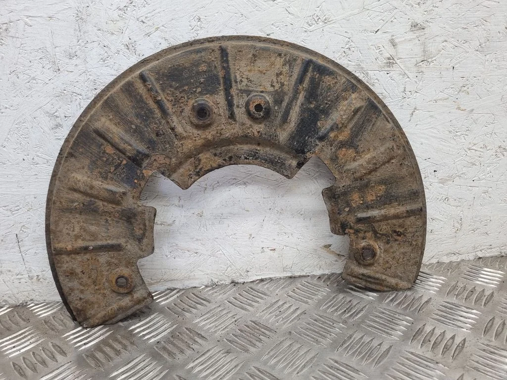Front brake disc dust cover plate – Audi Q7 4L (2005-2015)