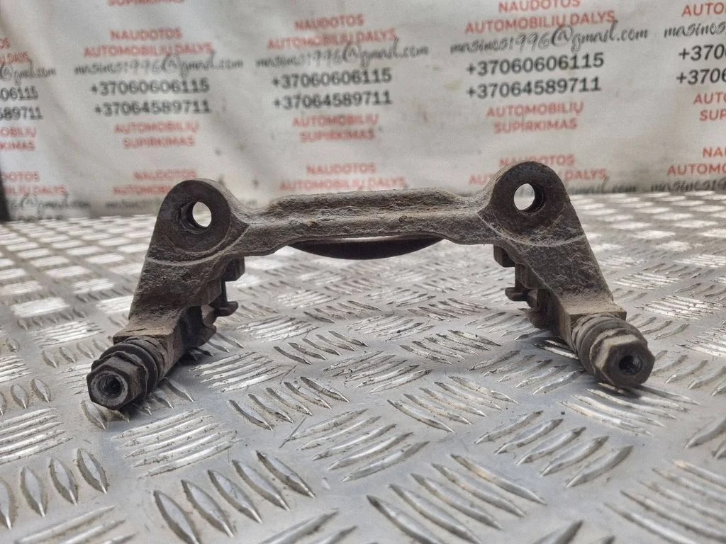 Front Brake Caliper Pad/Carrier – Skoda Octavia Mk3 (5E) (2013-2019)