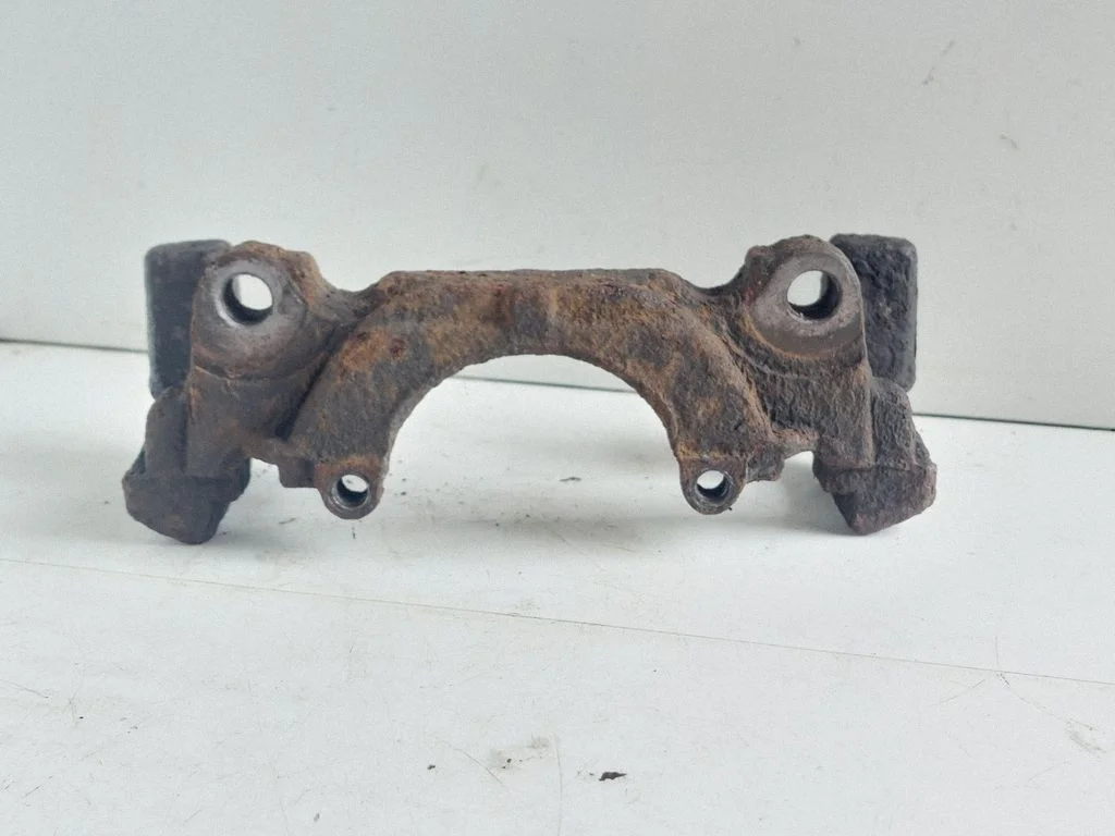 Front Brake Caliper Pad/Carrier – Skoda Octavia Mk2 (1Z) (2004-2013)