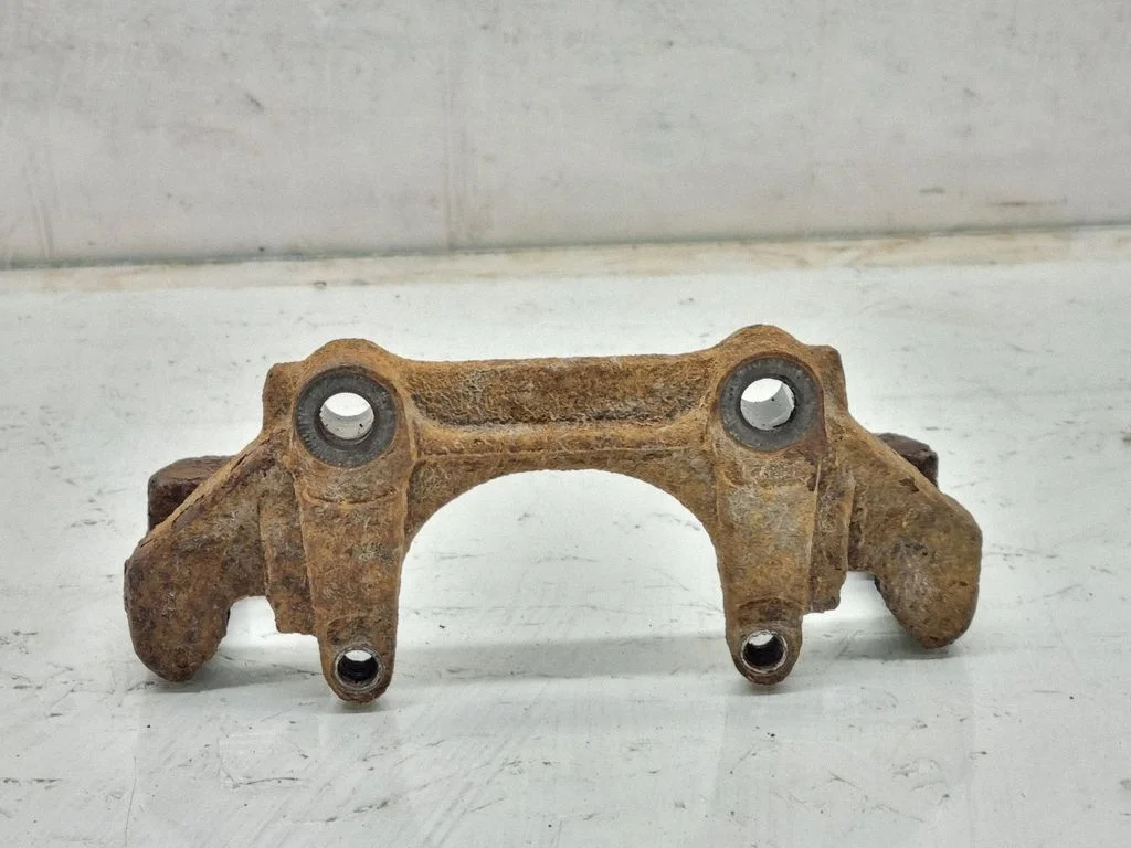 Front Brake Caliper Pad/Carrier – Volkswagen Passat B5.5 (2001-2005)