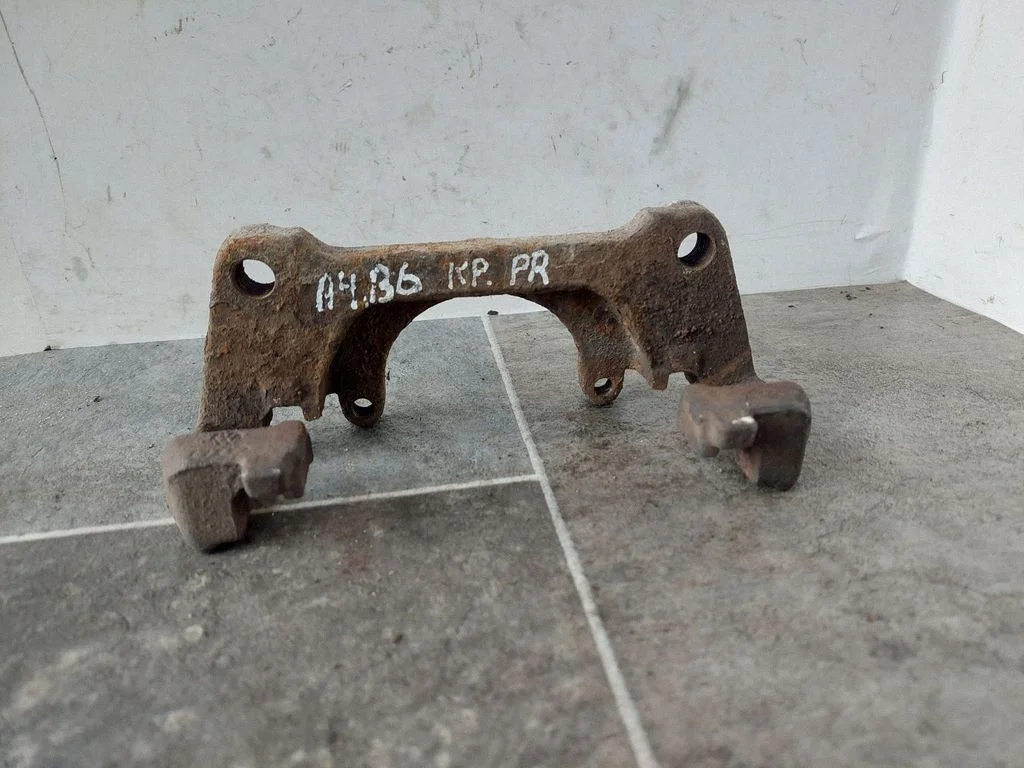 Front Brake Caliper Pad/Carrier – Audi A4 S4 B6 8E 8H (2001-2005)