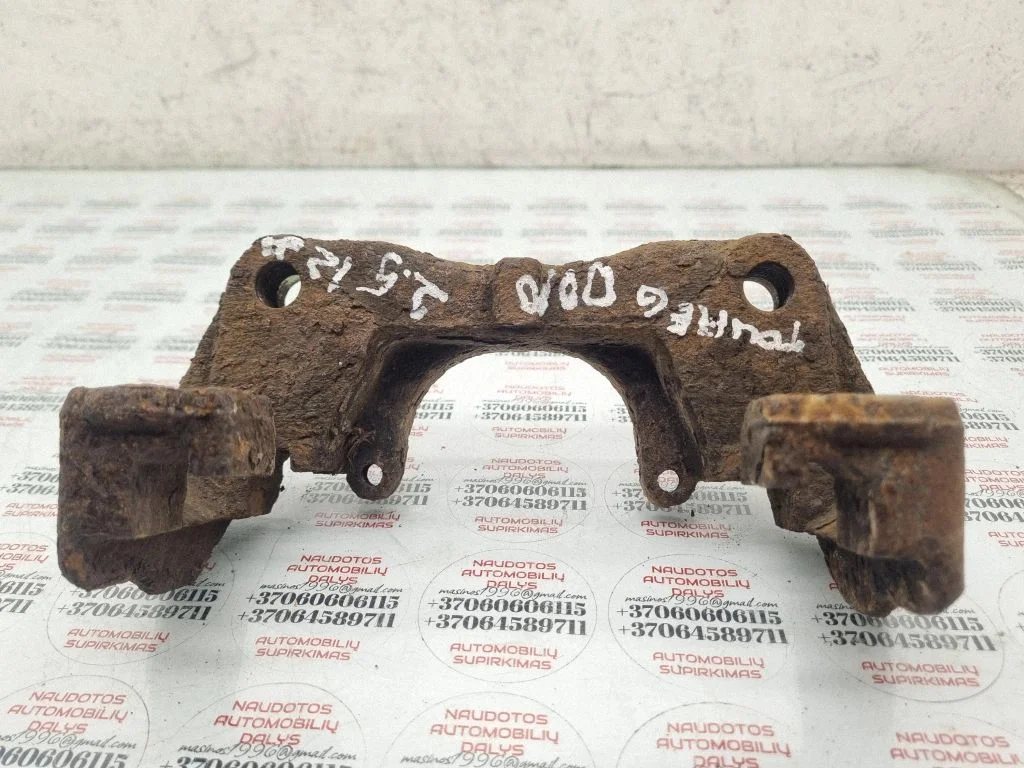 Front Brake Caliper Pad/Carrier – Volkswagen Touareg I (2002-2010)