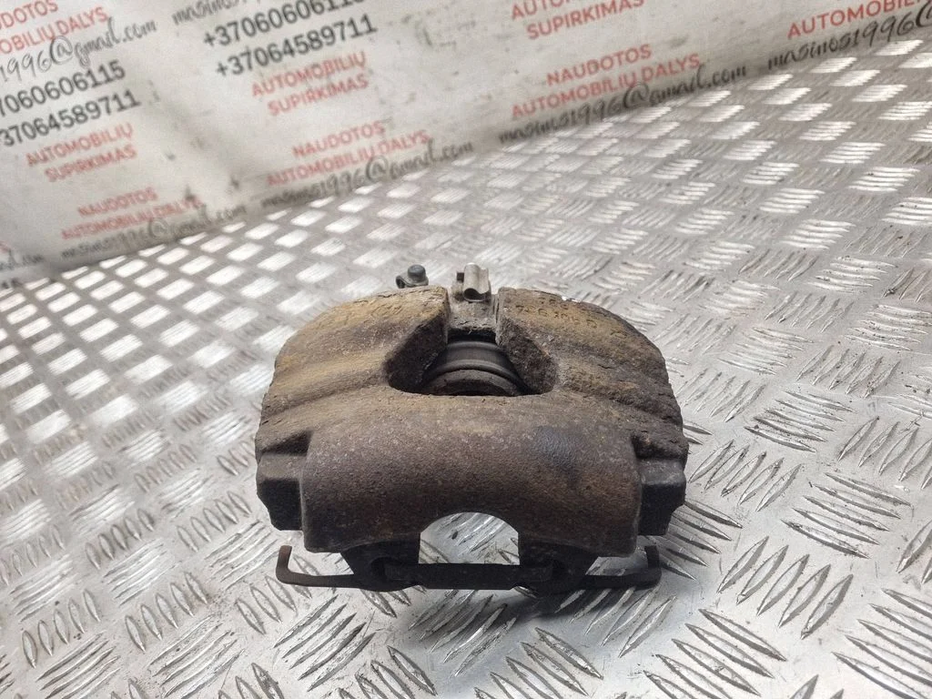 Front brake caliper – Volkswagen Touareg I (2002-2010)