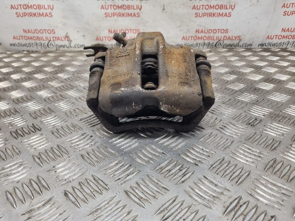 Front brake caliper – front left