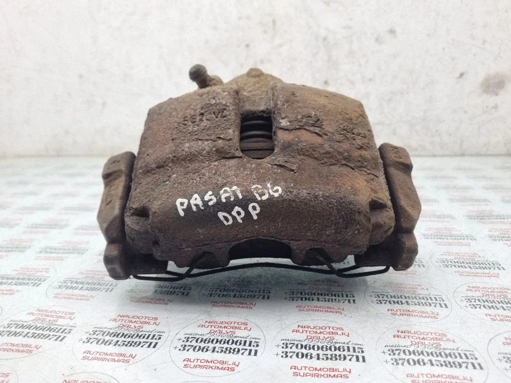 Front brake caliper – front right