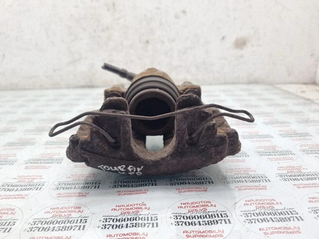 Front brake caliper – front left