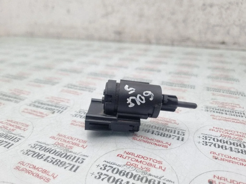 Brake pedal sensor switch 3B0945511A