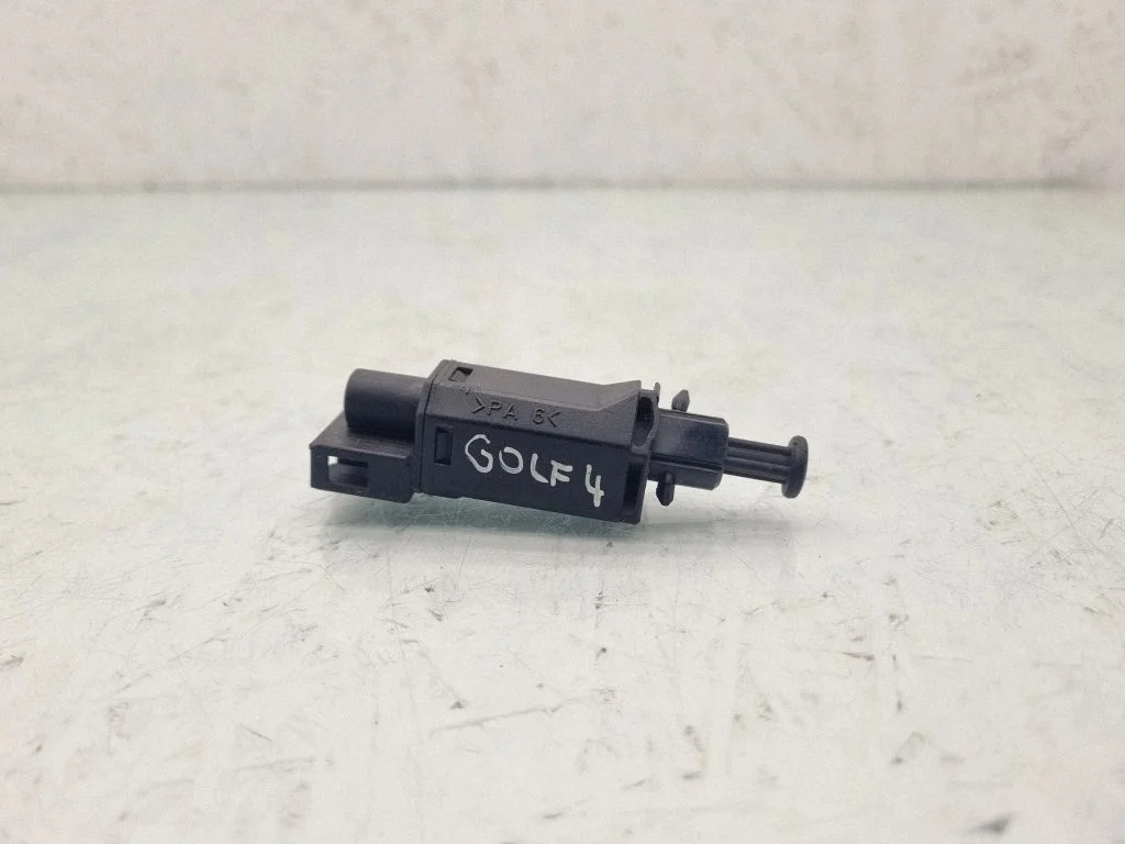 Brake pedal sensor switch – Volkswagen Golf IV (1998-2005)