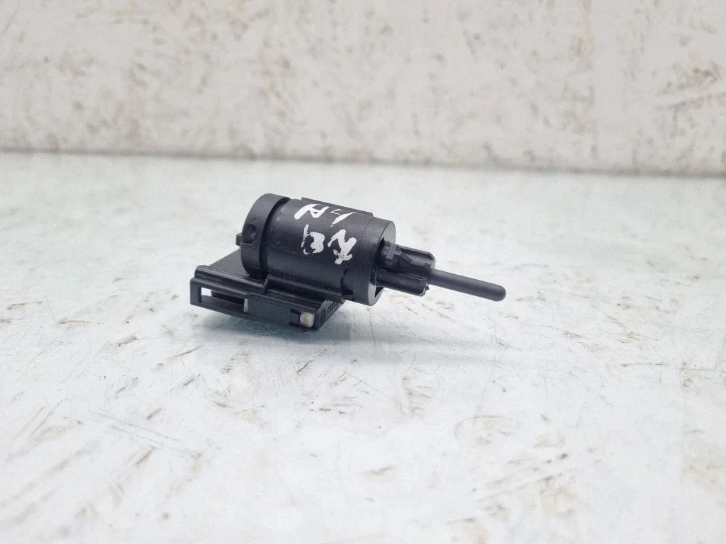 Brake pedal sensor switch 3B0945511C