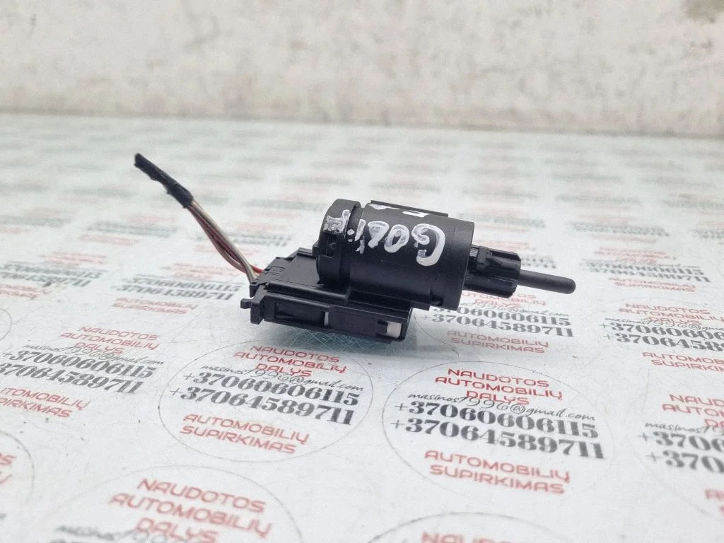 Brake pedal sensor switch – Volkswagen Golf Plus (2005-2013)
