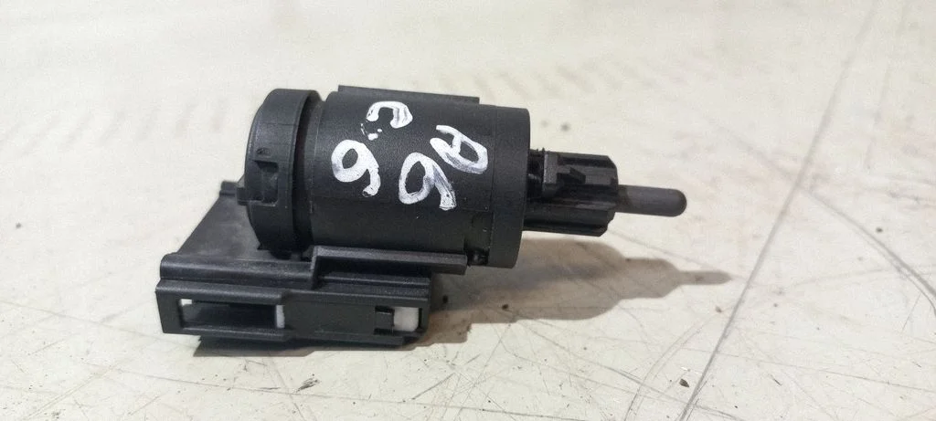 Brake pedal sensor switch – Audi A6 Allroad C6 (2006-2011)
