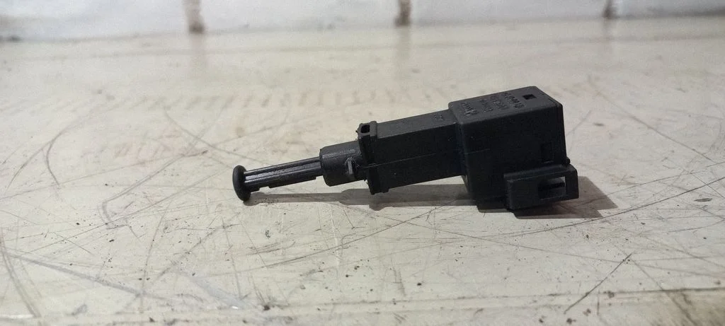 Brake pedal sensor switch – Ford Galaxy (1995-2000)