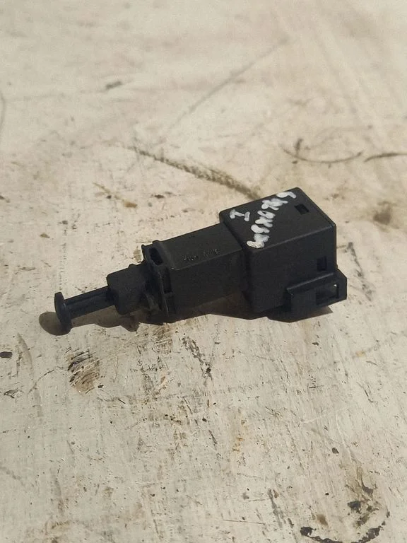 Brake pedal sensor switch – Ford Galaxy (1995-2000)