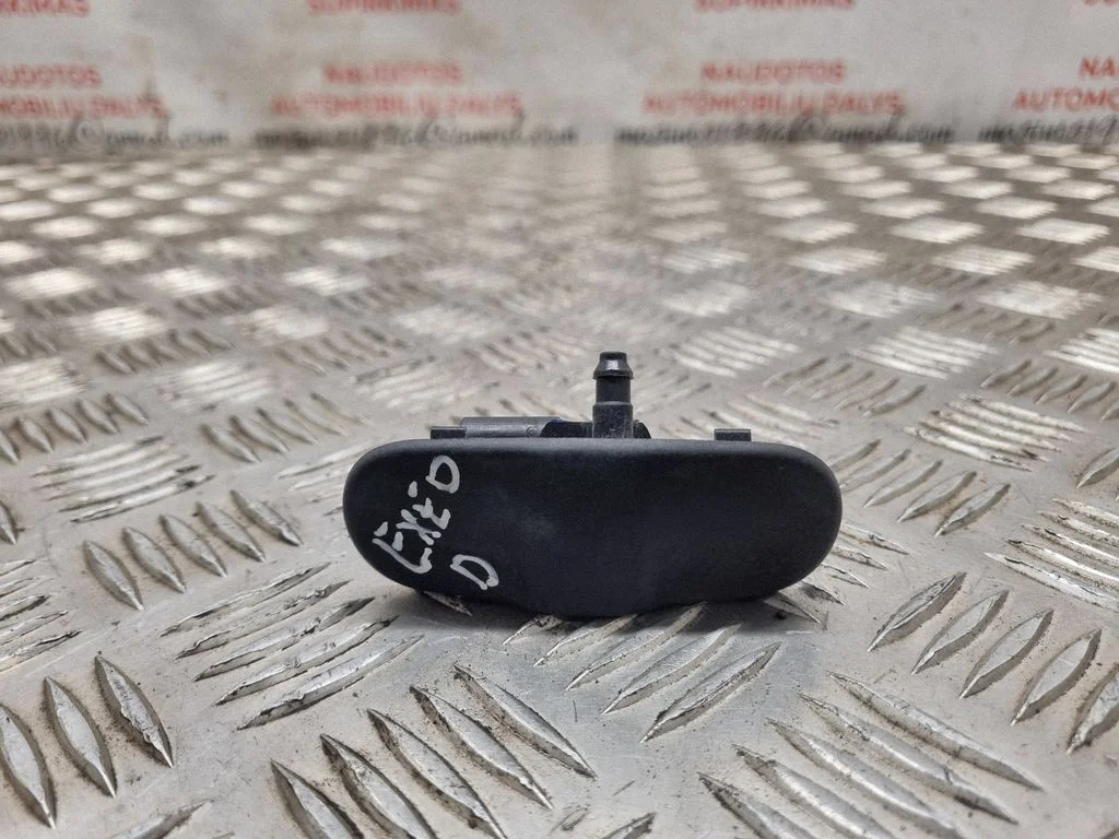 Windshield washer spray nozzle – Seat Exeo (3R) (2008-2013)