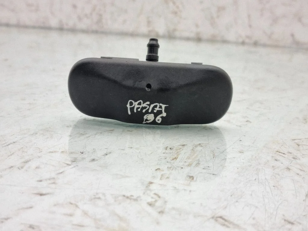 Windshield washer spray nozzle – Volkswagen Passat CC (2008-2016)
