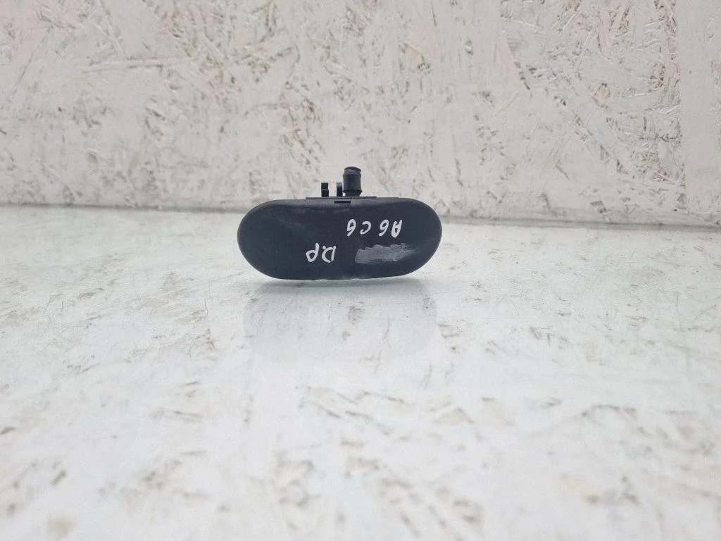 Esiklaasi pesuvedeliku pihusti(d) 4F0955988A